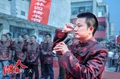 肖时顺在新化首届(重阳)水酒文化节上领誓，他2021年获评国家一级酒体设计师，2022年获评国家级酿酒师、国家级品酒师，所创企业荣获各种殊荣60余项，多款产品在各省和国家各类峰会上获得了40余款奖项，产品打入港澳、马来西亚等国际市场，“新化水酒”与“桑葚红酒”成为首届中非经贸博览会接待用酒。